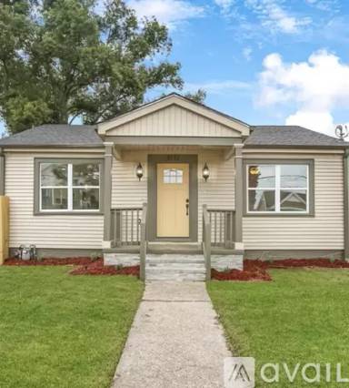 Main picture of 5171 Mandeville St