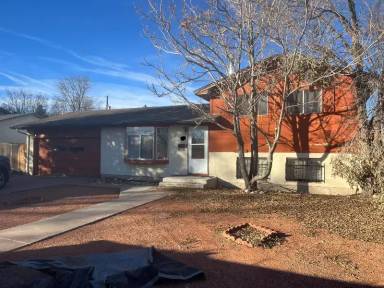 Main picture of 2641 Lynwood Ln