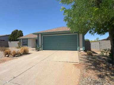 Main picture of 1821 Periwinkle Way