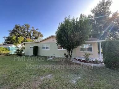 Main picture of 1717 Bush Ave