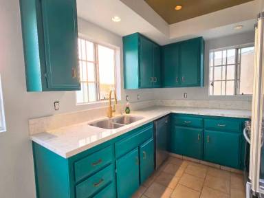 Main picture of 855 W 2nd St