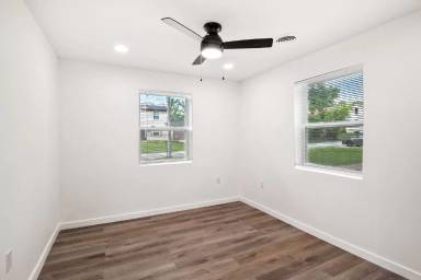Main picture of 8502 Dianthus Ln