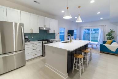 Main picture of 1627 English Ave