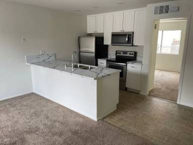 Main picture of 1031 W Lincoln Ave