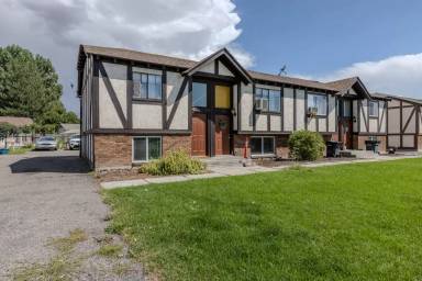 Main picture of 360 N Woodruff Ave