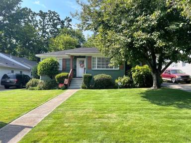 Main picture of 121 Dixon Ave