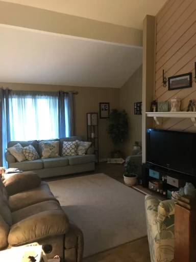 Main picture of 1005 Kings Way
