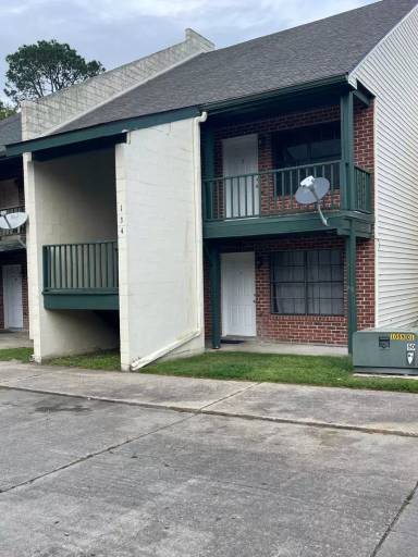 Main picture of 134 N Meyers Dr