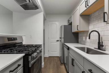 Main picture of 734 Plaza Dr