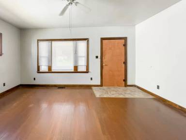 Main picture of 225 S College Ave