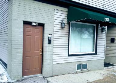 Main picture of 2212 W Mitchell St