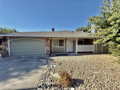 Main picture of 890 Athan Ave