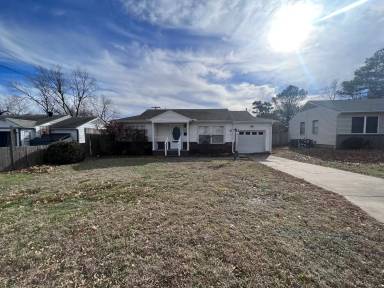 Main picture of 4126 E 35th St