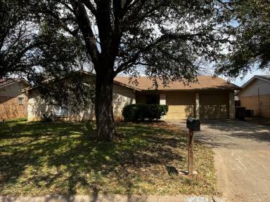 Main picture of 3872 Honeysuckle Ln