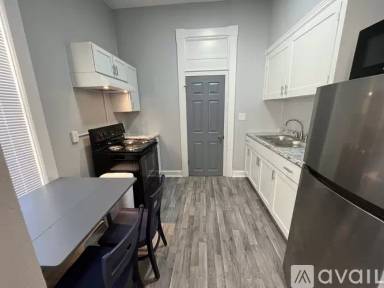 Main picture of 920 Main St