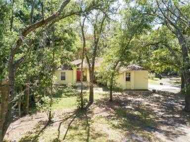 Main picture of 2523 N Dover Rd