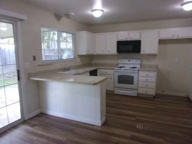 Main picture of 468 Robert Rd