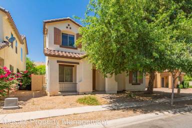 Main picture of 4540 E Los Alamos St
