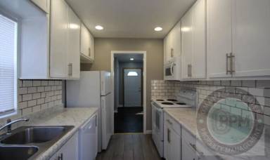 Main picture of 7704 Webster St