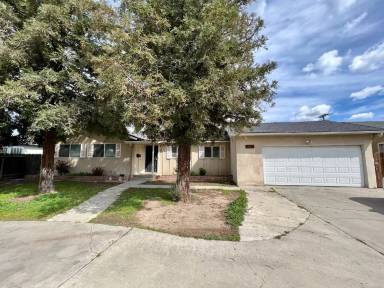 Main picture of 2328 S Court St