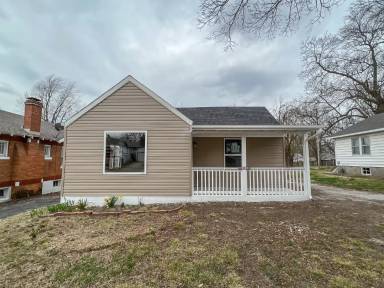 Main picture of 2211 N Franklin Ave