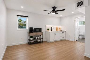 Main picture of 379 NW 23rd St