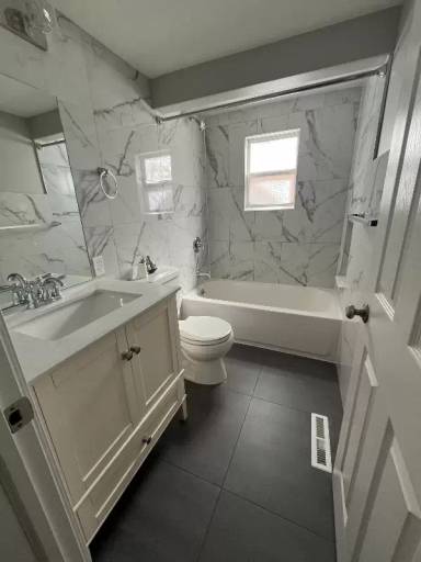 Main picture of 383 Washington Ave