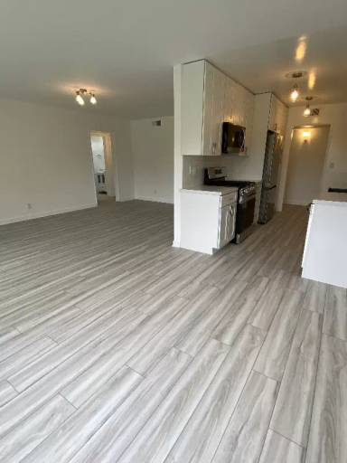 Main picture of 2038 S Bentley Ave