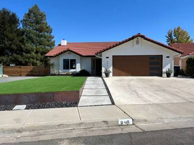 Main picture of 946 Saint Ann Dr