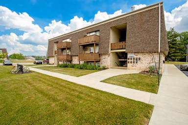 Main picture of 1175 N Elm St