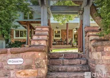 Main picture of 54 Grand Ave