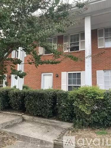 Main picture of 1315 W Meadowview Rd