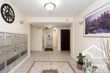 Main picture of 5820 N Sheridan Rd