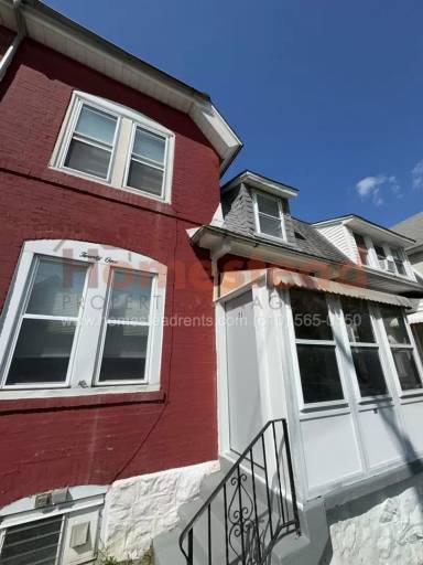 Main picture of 21 Cedar St