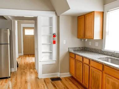 Main picture of 600 E 2nd St