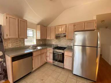 Main picture of 259 Davis Ave