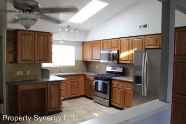 Main picture of 5351 N East River Rd