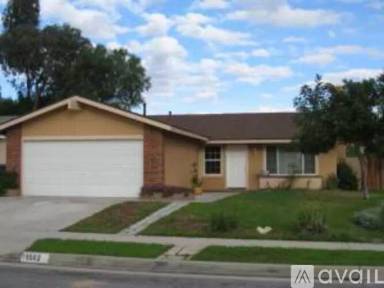 Main picture of 5562 Raintree St