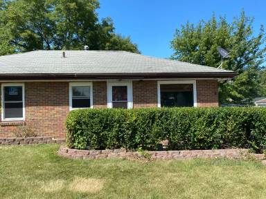 Main picture of 126 E Marion St