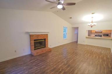 Main picture of 2418 Ian Dr