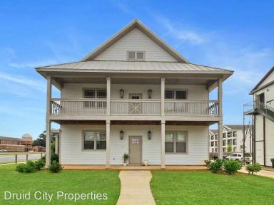 Main picture of 803 Parkview Dr