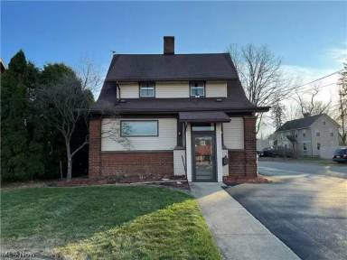 Main picture of 4033 Lincoln Way E