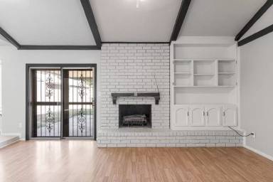 Main picture of 10829 E 27th St