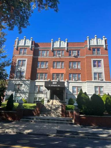 Main picture of 169 N Arlington Ave