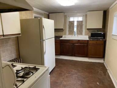 Main picture of 27 S 5th St