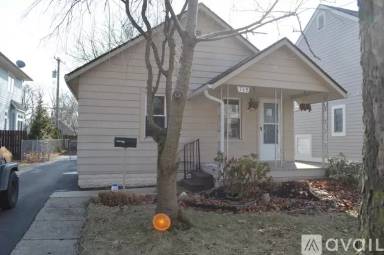 Main picture of 748 Bennaville Ave