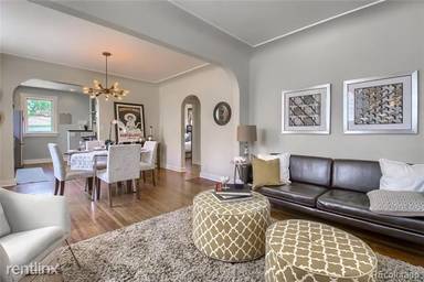 Main picture of 4463 N Clay St