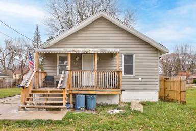 Main picture of 2475 Bewick St