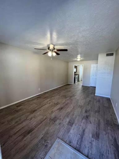 Main picture of 910 N Park St