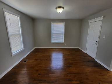 Main picture of 705 N Boulevard